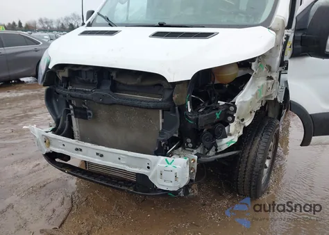 2018 Ford Transit-250 z USA, uszkodzony, nr VIN 1FTYR1CG1JKA34445